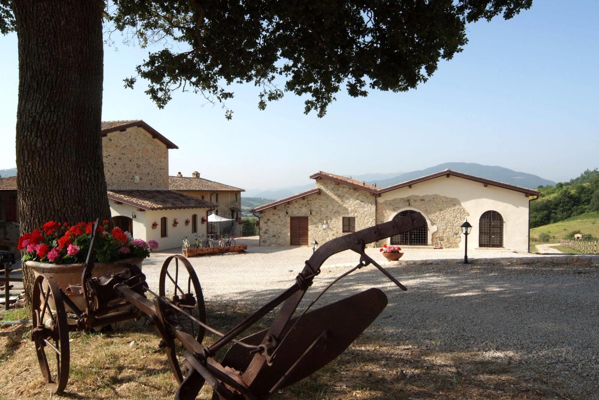 Agriturismo Goccia Di Luna Umbertide Bagian luar foto