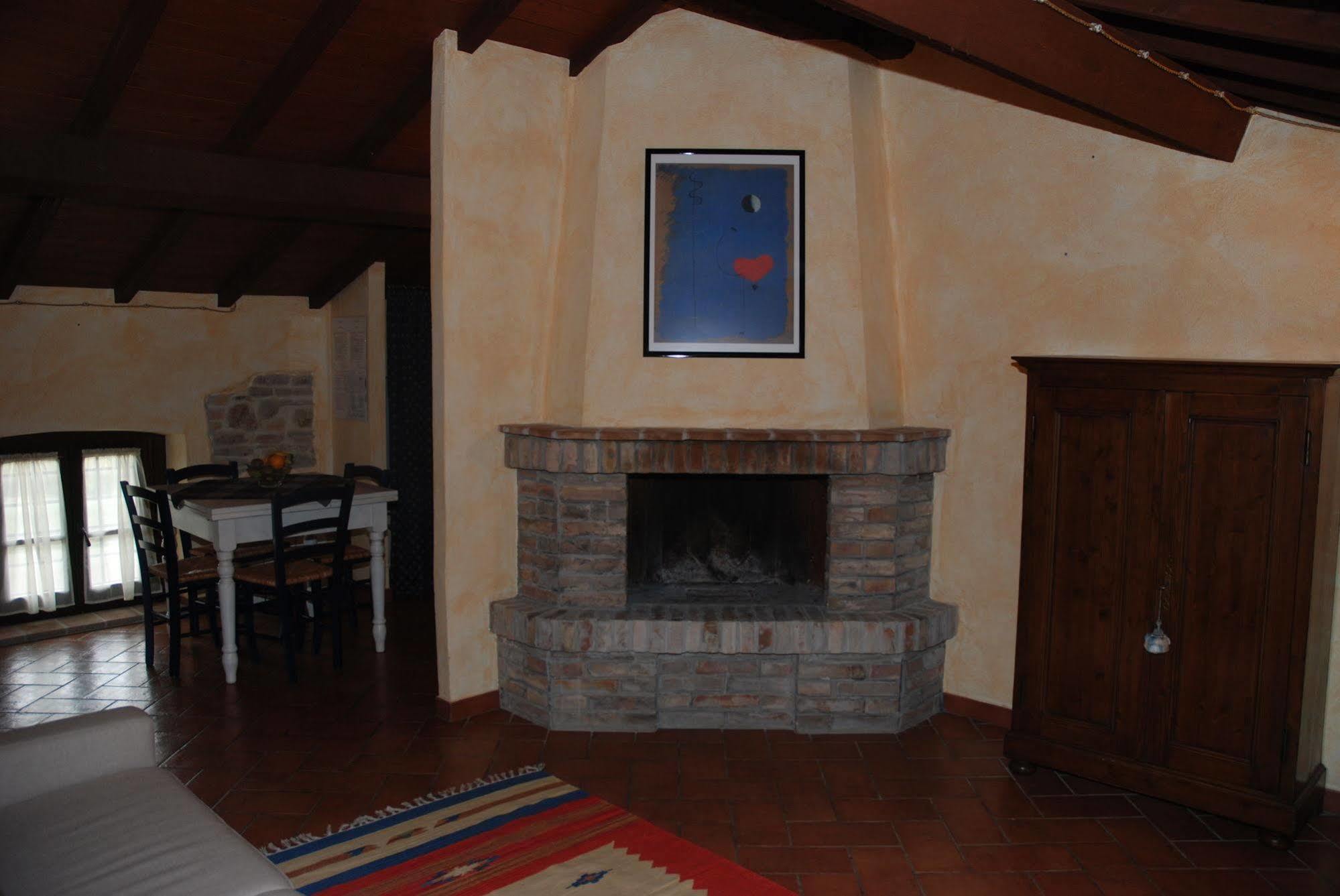 Agriturismo Goccia Di Luna Umbertide Bagian luar foto