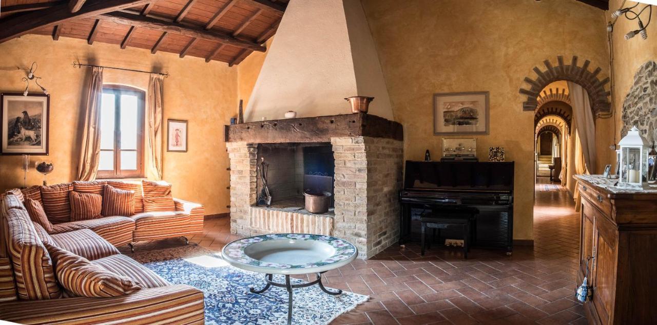 Agriturismo Goccia Di Luna Umbertide Bagian luar foto