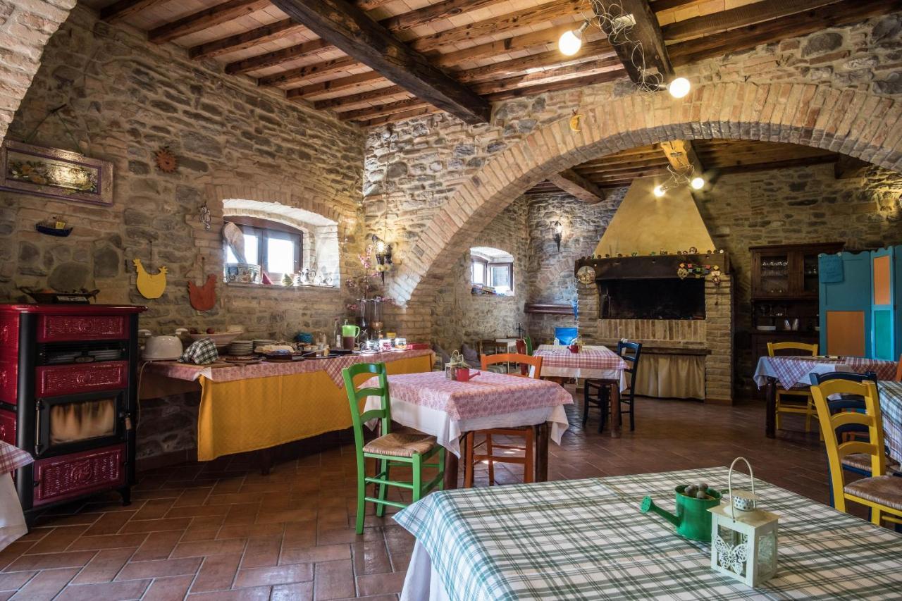 Agriturismo Goccia Di Luna Umbertide Bagian luar foto